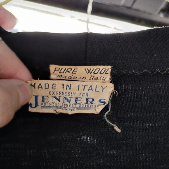 Fine Wool 1950's  button sweater - Picture 3 of 8